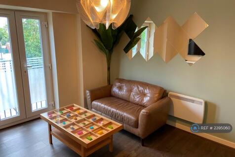 Living Room Photo 3