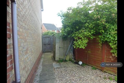 Side Entrance / Bin Storage Area