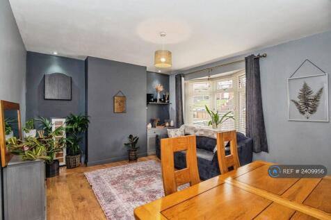 Front Living Room With Sofabed