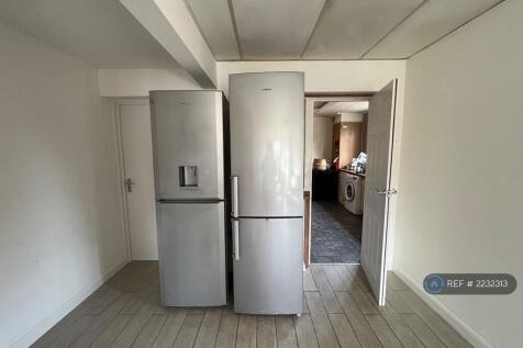 Shared Fridge Freezers 