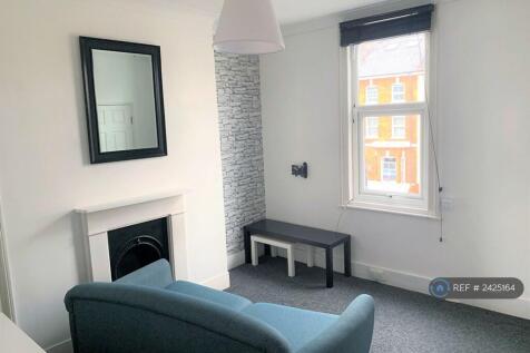 Living Room Front Aspect