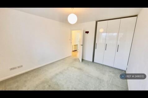 Master Bedroom Fitted Wardrobes