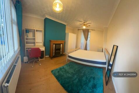 Ground Large Bedroom
