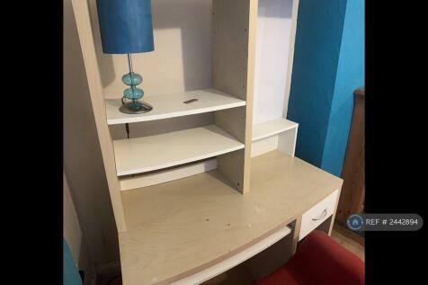 Ground Bedroom Desk