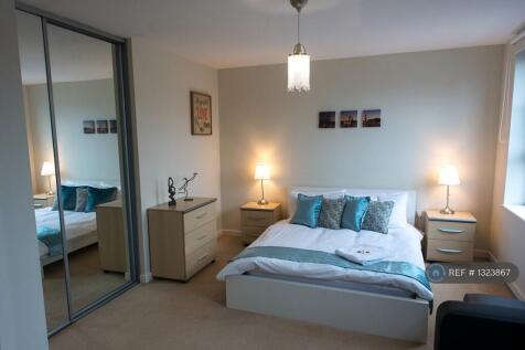 Spacious 2 Bed, 2 Bath By Limehouse Marina