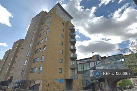 Spacious 2 Bed, 2 Bath By Limehouse Marina