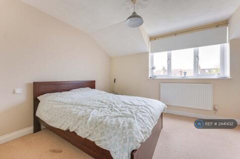 Large Double Bedroom 1