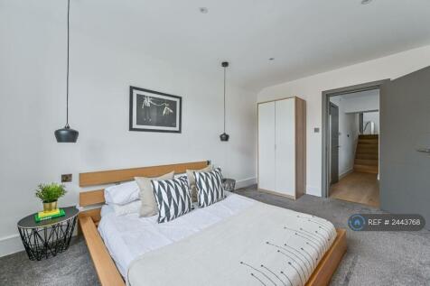 Second Bedroom  13.7sqm
