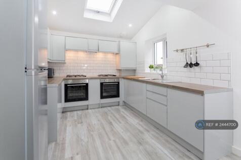 Kitchen - With Dish Washer