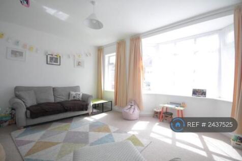 Lounge With Bay Window
