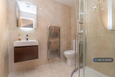 Ensuite Shower Room Connected To The Main Bedroom