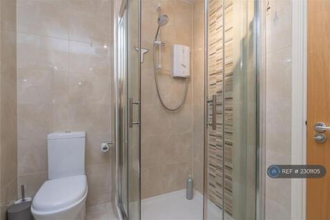 Ensuite Shower Room Connected To The Main Bedroom