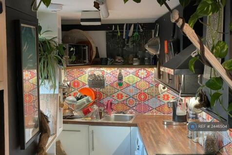Kitchen Has Lots Of Storage
