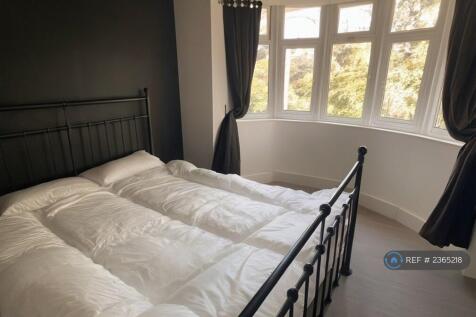 Bedroom 1 (Upstairs)