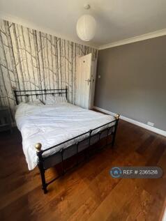 Double Bedroom 2 (Upstairs)