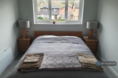 Bedroom / King Size Bed