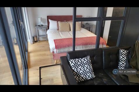 Studio Corson House Canning Town Large Double Bed