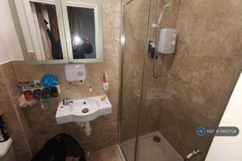 Room 2 Own Bathroom