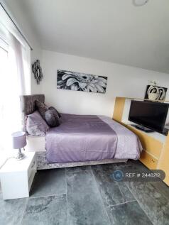 Room 1 - Bedroom With Tv View