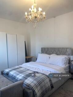 Bedroom 2 (£580)