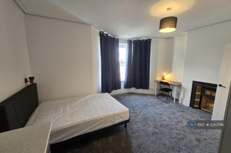 Ensuite Room 7