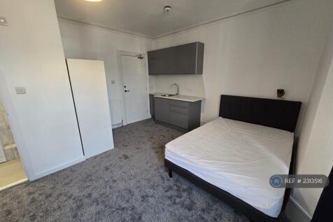 Ensuite Room 7