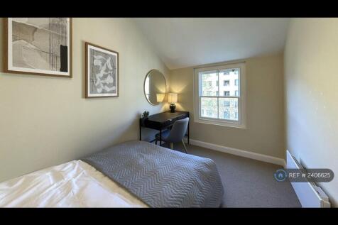 Bedroom 2 (En-Suite)