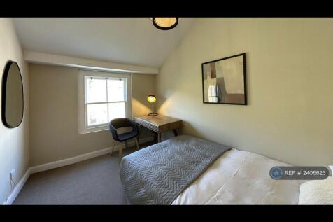 Bedroom 3 (En-Suite)