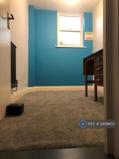 Second Bedroom As Office/Large Single/Small Double