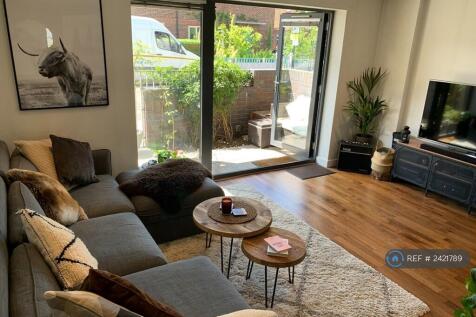 Living Room &amp; Private Patio