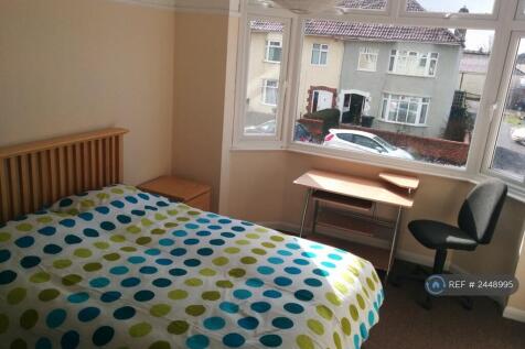 Largest Bedroom With Bay Window, £775 Pm