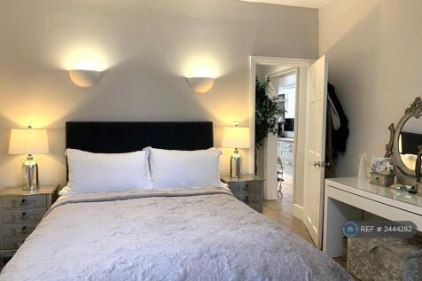 Master Bedroom With Storage