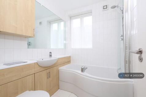 Ensuite Bathroom (First Floor)