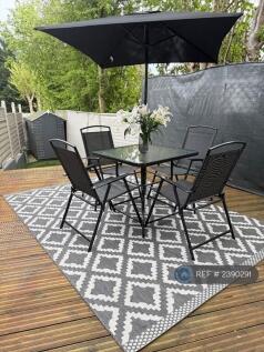 Garden Dining