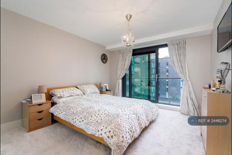 Large Double Bedroom With Balcony
