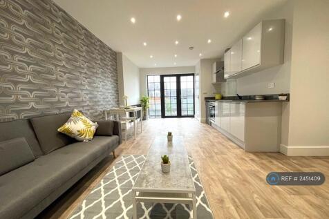 Flat 10 - £1400