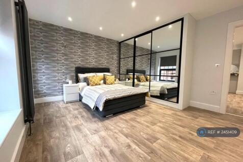 Flat 10 - £1400