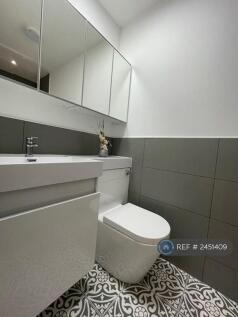 Flat 10 - £1400