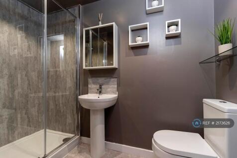 Bedroom 5&#39;s En-Suite