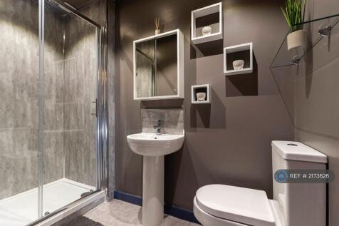 Bedroom 4&#39;s En-Suite
