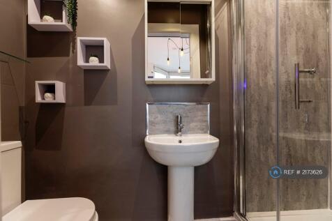 Bedroom 3&#39;s En-Suite