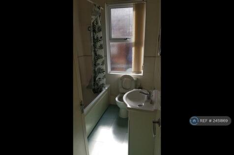 Bathroom 2 - 1st Floor
