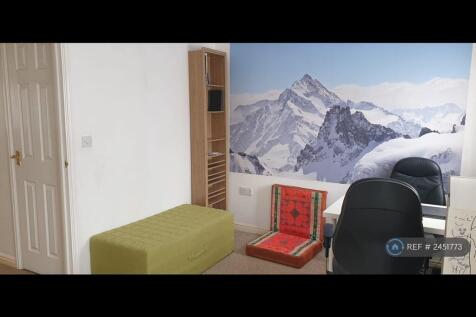 3rd Floor Second Bedroom