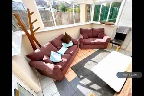 Conservatory/2nd Lounge