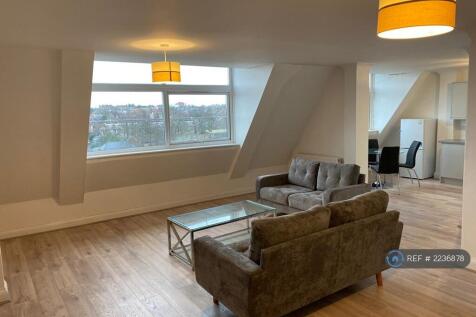 Lounge &amp; Kitchen