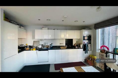 Spacious Kitchen