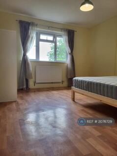 Bedroom 1 ( Large Double)