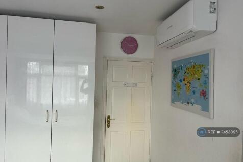 Bedroom (2) Wardrobe &#43; Ac