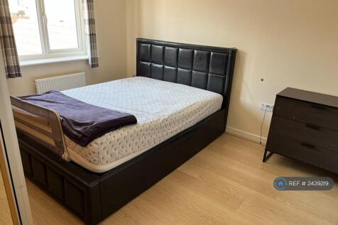 1 - Double Bedroom With Ensuite