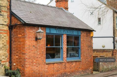 Local Pub &#39;The Punter&#39;